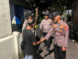Jakarta On The Spot Dini Hari, Polsek Kepulauan Seribu Utara Sambangi Warga dan Perkuat Kewaspadaan Kamtibmas