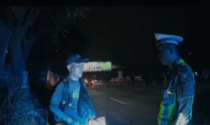 Humanis di Arus Balik, Polantas Tangsel Bantu Pemudik Kehabisan Ongkos Hingga Tiba di Rumah
