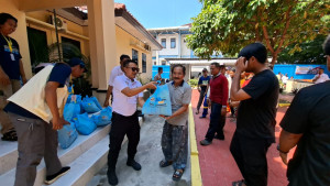 Pesta Rakyat Hari Bhayangkara ke-80 di Kepulauan Seribu Diserbu Warga, Reskrimum Polda Metro Jaya dan Polres Kepulauan Seribu Hadir Berbagi Kebahagiaan