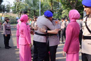 Kapolres Kepulauan Seribu Pimpin Upacara Sertijab Kasat Polairud dan Kasat Intelkam