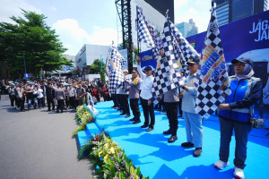 Kapolri Lepas 80 Bus Mudik Gratis, Pastikan Kesiapan Sopir Antar Masyarakat ke Tujuan