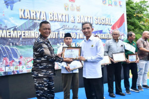 TNI AL Gelar Karya Bakti dan Bakti Sosial di Tanah Laut Kalsel