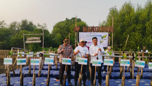 Polres Metro Jakut dan Forkopimko Jakarta Utara bersama HIPMI Tanam 3.000 Mangrove, Jaga Pesisir dan Masa Depan Jakarta