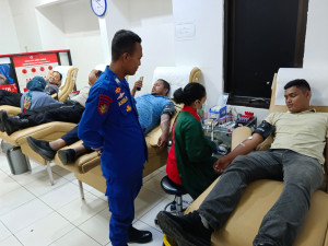 Polres Kepulauan Seribu Gelar Donor Darah dalam Rangka Hari Jadi Humas Polri Ke 74