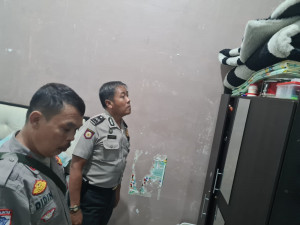 Rumah Dibobol Maling, Warga Jati Asih Hubungi 110 Polisi Langsung Cek TKP