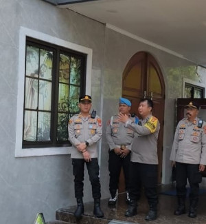 Kapolsek Pademangan Tinjau Pengamanan Ibadah Jumat Agung di Sejumlah Gereja