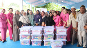 Bhayangkari Polda Metro Jaya Bagikan 750 Paket Sembako di Bojongsari Depok