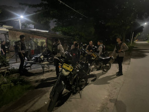 Gerak Cepat Tim Perintis Presisi Polres Metro Bekasi Kota Bantu Remaja Korban Curas di Perbatasan