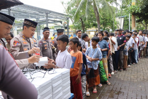 Polres Kepulauan Seribu Gelar Kegiatan Jum’at Berkah Bersama Kadivpropam Polri