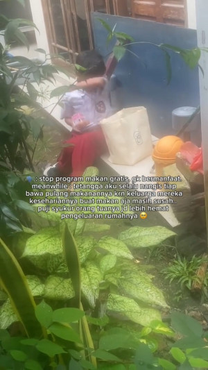 Viral Air Mata Bocah SD saat Bawa Pulang MBG untuk Makan Keluarganya
