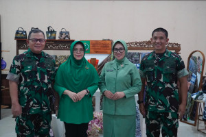 Merajut Harapan dengan Sasirangan, Kisah Humanis Persit yang Menjaga Warisan dan Menguatkan Kemandirian