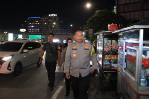 Kapolres Metro Bekasi Kota Memantau H -6 Lebaran 2026, Pemudik Yang Melintasi Jalan Ahmad Yani