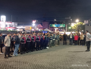 Jaga Jakarta Jaga Lingkungan: Polsek Metro Penjaringan Gelar Apel KRYD Antisipasi Tawuran dan Kejahatan Jalanan
