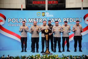 Polda Metro Jaya Kirim 12 Truk Bantuan Kemanusiaan untuk Masyarakat Terdampak Gempa NTT