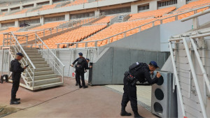 Brimob Polda Metro Jaya Sterilisasi JIS Jelang Persija Vs Brisbane Roar