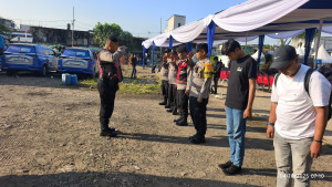 Polsek Pademangan Gelar Apel Pengamanan Bazar Hemat PAM Jaya di Kampung Muka