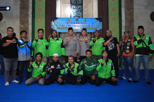 Buka Puasa Bersama Polres Metro Bekasi Kota dan Ojol Jaga Bekasi Perkuat Sinergi Jaga Kamtibmas Kota Bekasi