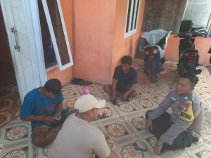 Sambang Warga Pulau Lancang, Bhabinkamtibmas Ajak Jaga Jakarta dan Kamtibmas Bersama