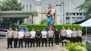 Kapolres Metro Jakarta Utara Tinjau Kesiapan Pengamanan Ibadah Natal di Gereja Regina Caeli PIK