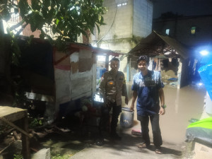 Pantau Kondisi Pasca Hujan, Polsek Rawa Lumbu Monitoring Titik Genangan Air di Bekasi Jaya