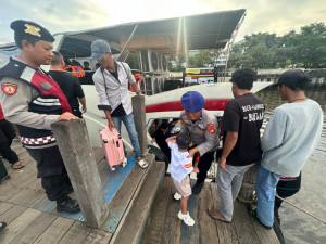 Strong Point Polres Kepulauan Seribu di Dermaga, Kapolres Tekankan Keselamatan dan Kenyamanan Wisatawan