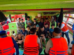 Kapolres Kepulauan Seribu Gelar Jumat Curhat dan Jaga Jakarta On The Spot di Pulau Harapan, Perkuat Kolaborasi Warga Jaga Kamtibmas