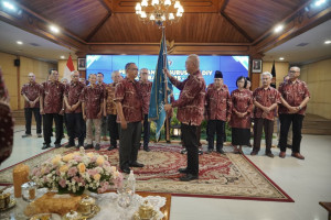 Pengurus PWI DIY 2025 - 2030 Dilantik di Hadapan Sri Sultan HB X, Tegaskan Etika Pers di Era Viralitas