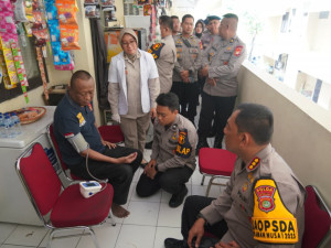 Brimob Polda Metro Jaya Laksanakan Anjangsana Anggota Sakit Menahun Sambut HUT Ke 80 Korps Brimob Polri