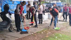 Bang Jasri Ramadhan: Polres Metro Jakarta Utara dan Polsek Metro Penjaringan Bersihkan Masjid Al Qohhar