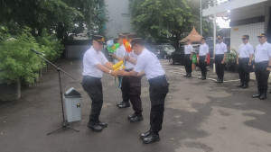 Kapolsek Bekasi Barat Pimpin Apel Pencanangan Jaga Jakarta Bersih dan Asri