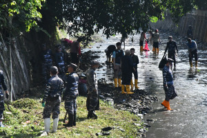 Jelang HUT Ke 80 TNI, Lanal Bandung Gelar Program Kali Bersih