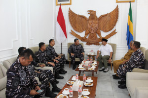 Komandan Lanal Bandung Dampingi Dankodaeral lll Laksanakan Kunjungan ke Pangdam lll/Siliwangi dan Walikota Bandung