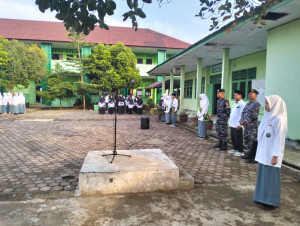 Danposal Manna Lanal Bengkulu Jadi Pembina Upacara di MAN 1 Bengkulu Selatan Wujud Sinergi TNI AL dan Pendidikan