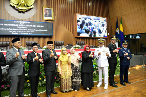 Komandan Lanal Bandung Hadiri Rapat Paripurna Pengucapan Sumpah Janji Anggota DPRD Kota Bandung Masa Jabatan Tahun 2024-2029