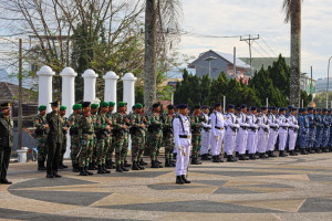 TNI Prima, TNI Rakyat, Indonesia Maju : TNI di Maluku Gelar Upacara Ziarah Nasional di Taman Makam Pahlawan Kapahaha Songsong HUT TNI Ke 80