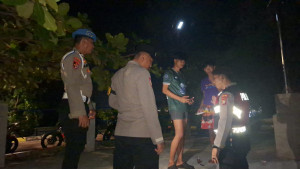 Jakarta On The Spot Sambangi Pulau-Pulau Penduduk, Polsek Kepulauan Seribu Selatan Sosialisasikan Layanan Polisi 110