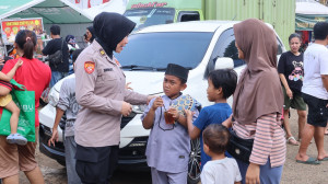 Polwan Polda Metro Jaya Gelar Trauma Healing dan Baksos untuk Korban Kebakaran di Jakpus