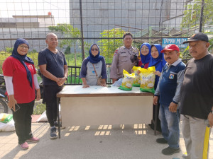 Polsek Koja dan Bulog Gelar Gerakan Pangan Murah, 400 Paket Beras SPHP Diserbu Warga