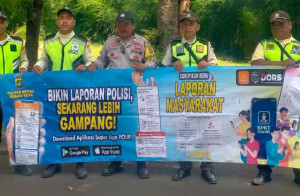 Polsek Medansatria Sosialisasikan Aplikasi ''Lapor Polisi Gampang'' di Harapan Indah