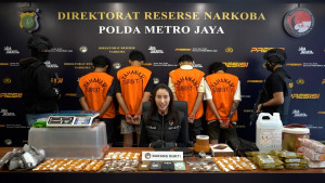 Polda Metro Jaya Menggagalkan Sindikat Pengedar Tembakau Sintetis Seberat 995 Gram Disebuah Dipemukiman Padat yang Diedarkan Melalui Media Sosial