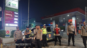 Kapolsek Bekasi Barat Pimpin Patroli Humanis Cegah Tawuran