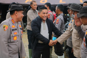 Kabaharkam Polri Tinjau Posko Bencana di Aceh Tamiang Pastikan Kelancaran Distribusi Bantuan Logistik