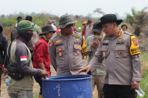 Polda Jambi Cek dan Tangani Karhutla di Sungai Aur, Luas Lahan Terbakar Capai 20 Hektare