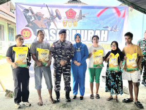 TNI di Aru Gelar Pasar Murah dan Bakti Kesehatan Menyongsong HUT Ke 80 TNI