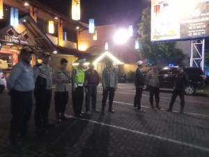 Kapolsek Bekasi Barat Turun Langsung Pimpin Pengamanan Malam Takbir Idul Adha 2026