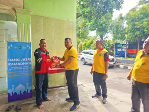 Polsek Cilincing Gelar Program Bang Jasri di Masjid Nur Fatahillah, Wujud Kepedulian Polisi Terhadap Lingkungan dan Masyarakat