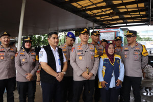 Polres Kepulauan Seribu Tes Urine Kepada Nahkoda dan Abk di Marina Ancol, Pastikan Nataru Aman