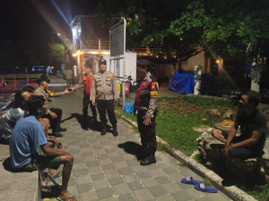 Polsek Kepulauan Seribu Utara Gelar Patroli Malam Gabungan Cegah Guantibmas