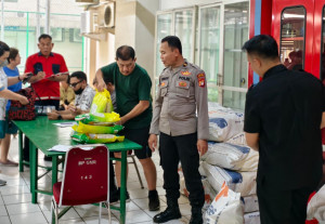 Polsek Kelapa Gading dan Bulog Gelar Gerakan Pangan Murah Ringankan Beban Warga