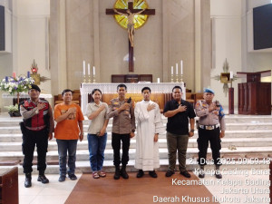 Pastikan Ibadah Natal Aman Kapolsek Kelapa Gading Lakukan Sterilisasi Sejumlah Gereja